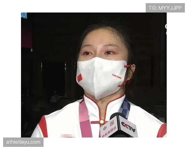 廖秋云训练完直接啃鸡腿？这自律和放纵切换也太真实了